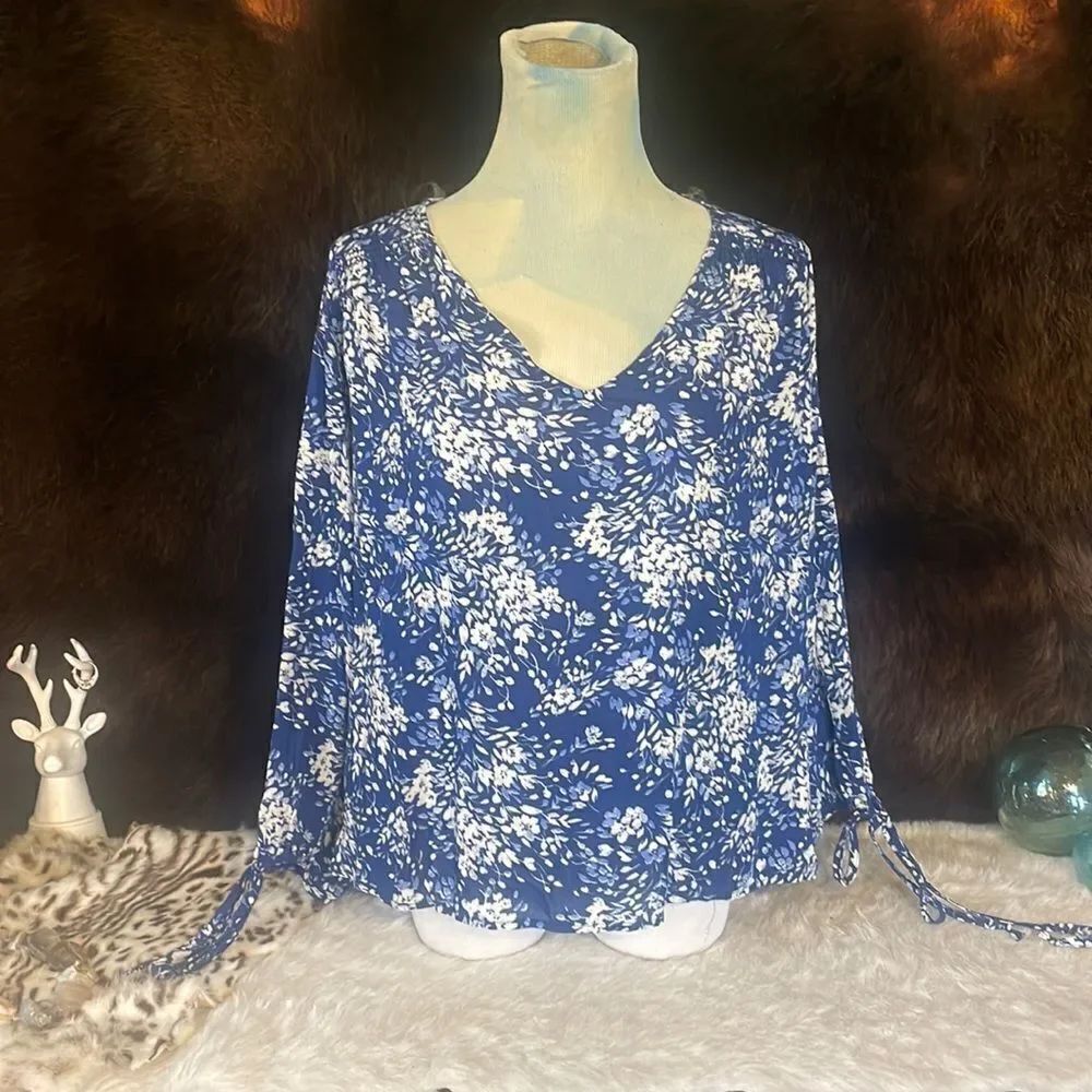 Everly top S (3750) NWT